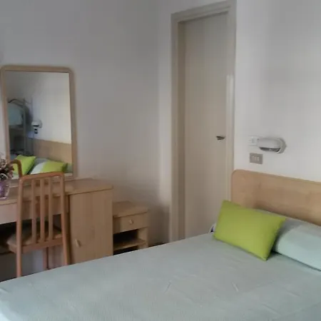 Niagara Hotel 2*